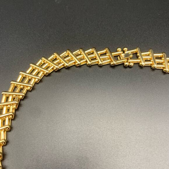 Vintage Gold Tone Gate Link Necklace - Picture 8 of 13